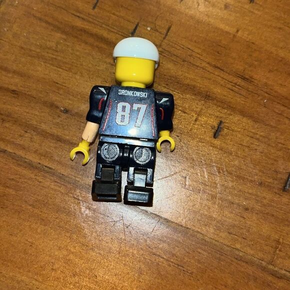 Rob Gronkowski (no helmet)Mini Ayo Sports Replacement Parts New England Patriots - Picture 2 of 2